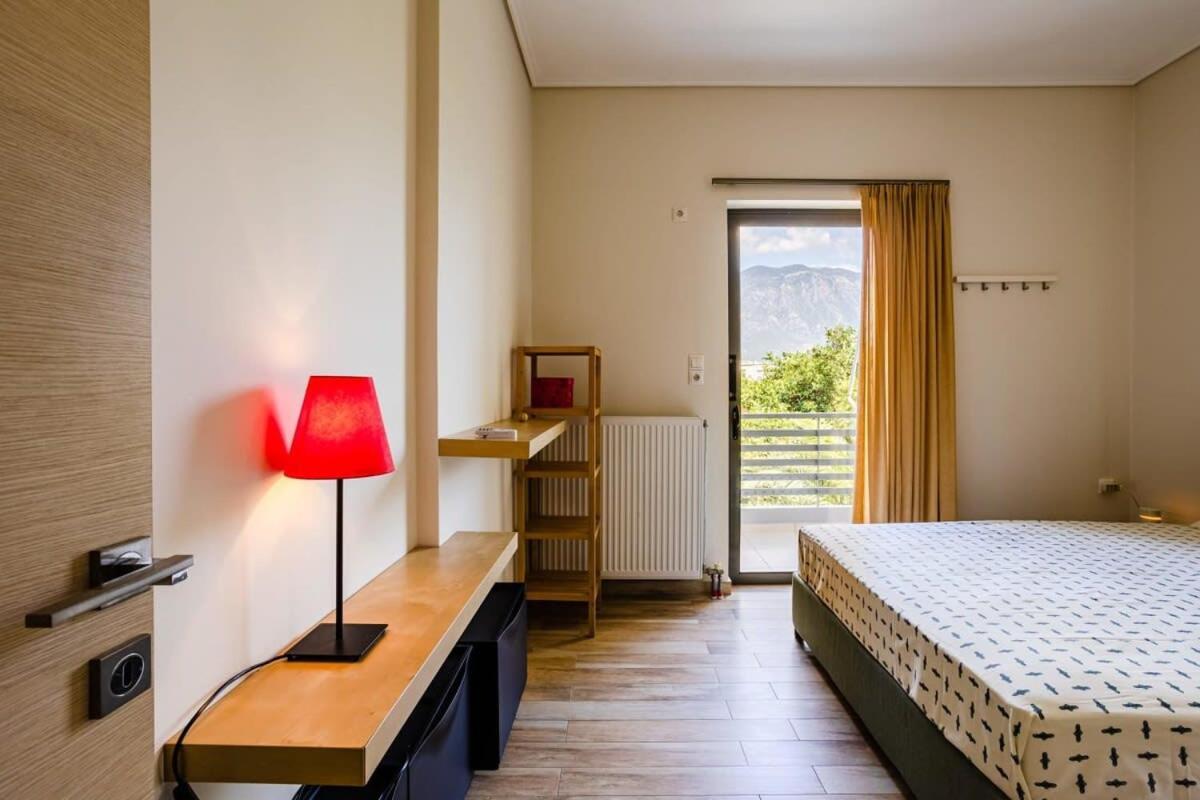 Kalamata'S Spacious Getaway-Taygetos Amazing View Buitenkant foto