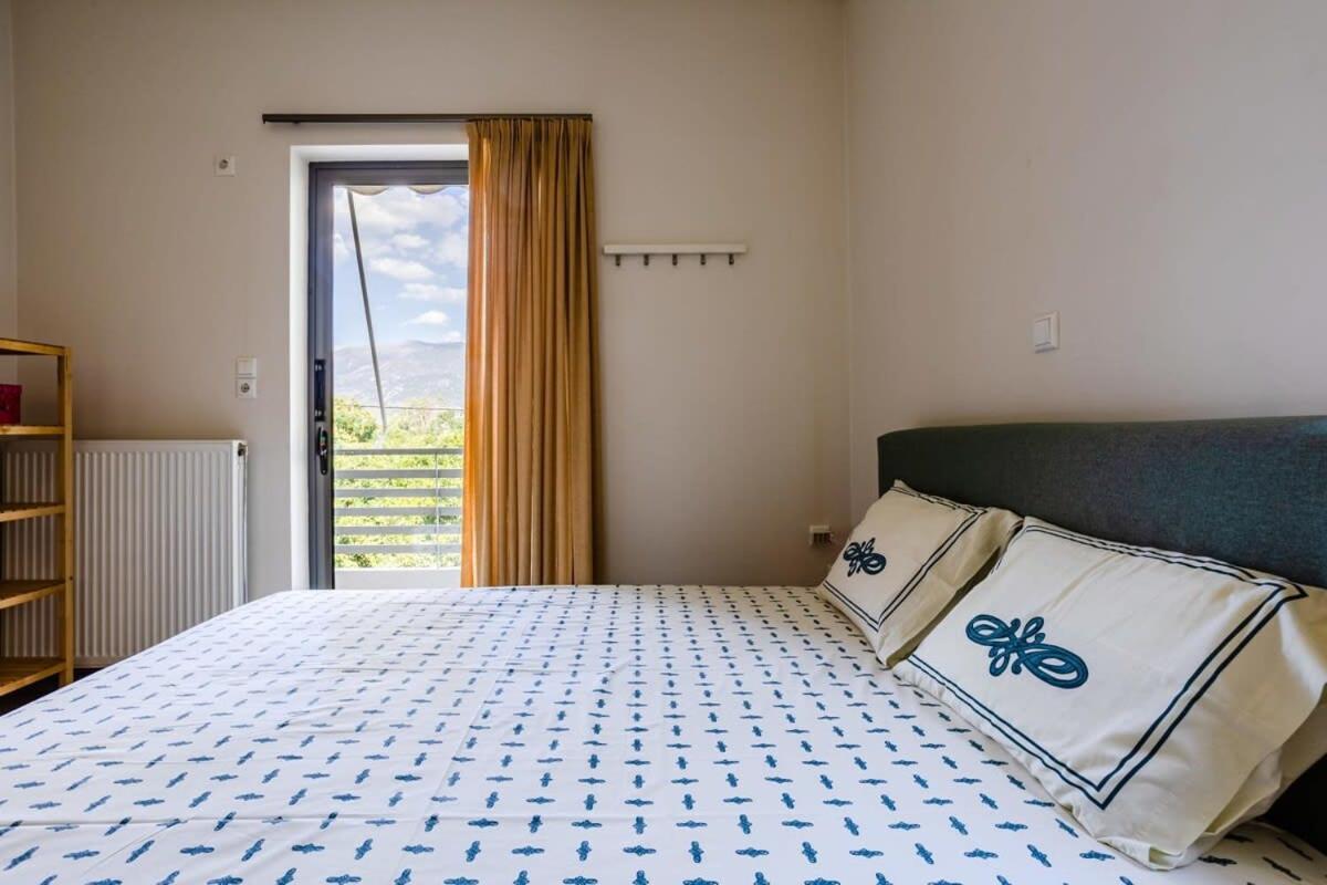Kalamata'S Spacious Getaway-Taygetos Amazing View Buitenkant foto