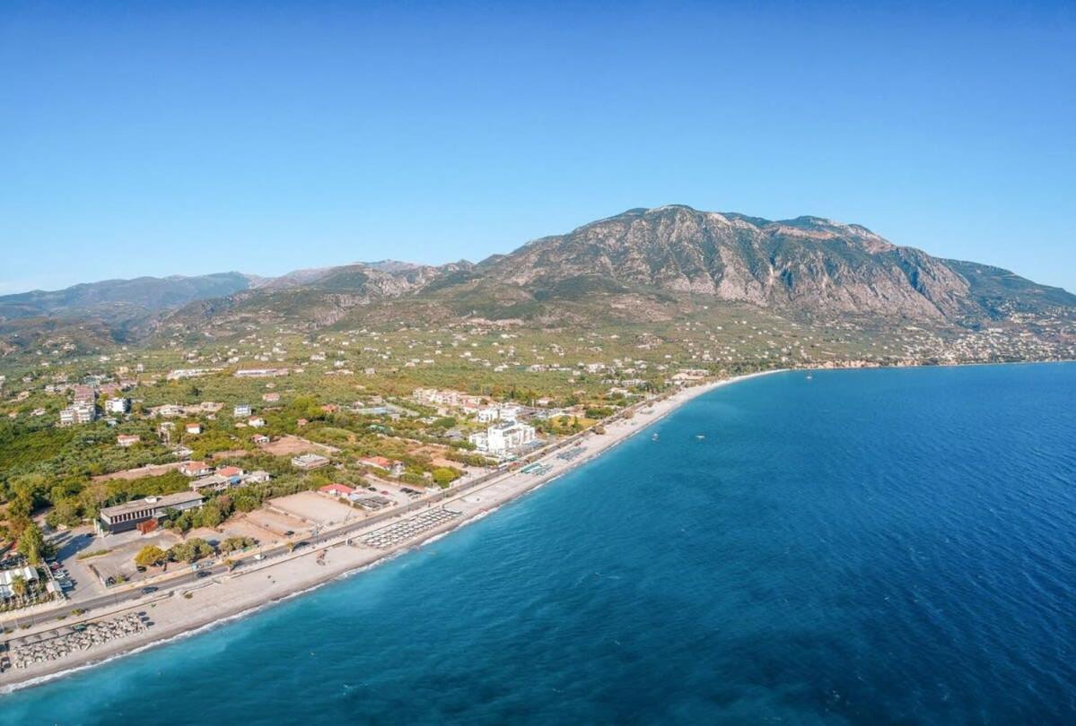 Kalamata'S Spacious Getaway-Taygetos Amazing View Buitenkant foto